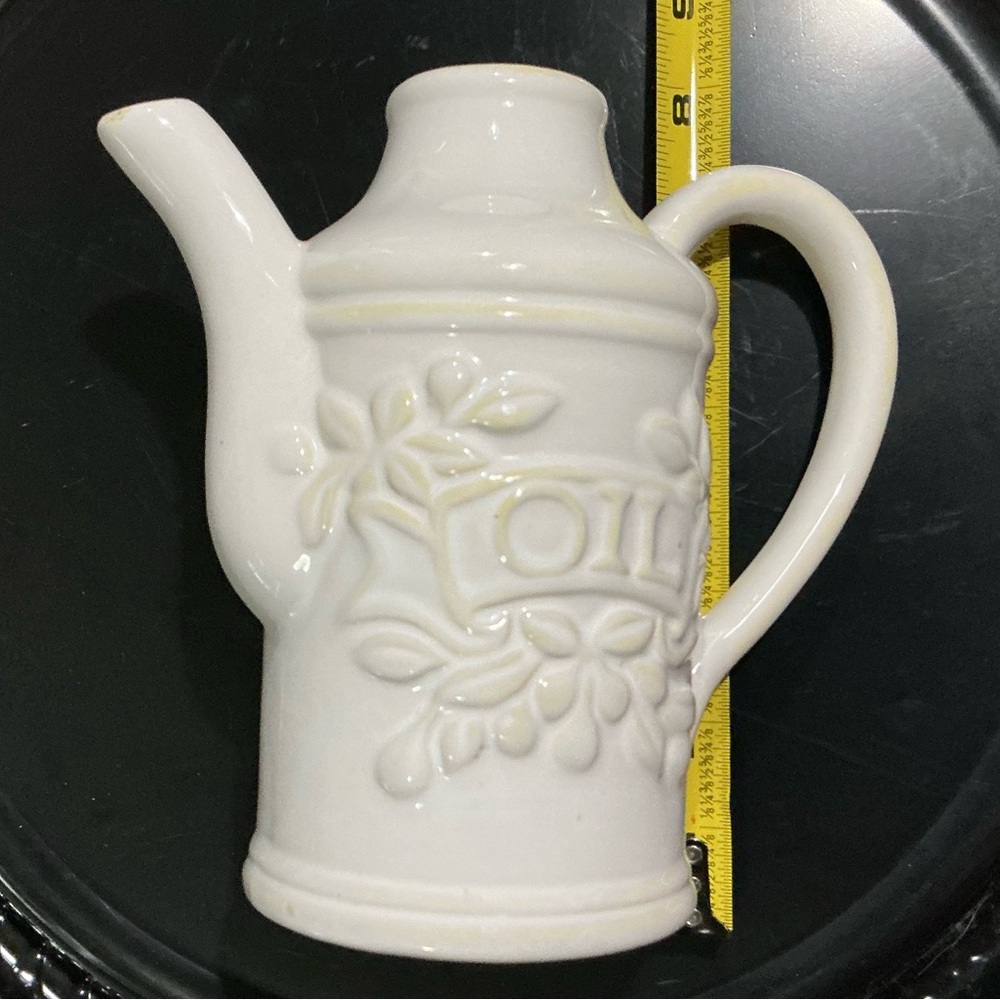 Olive Oil Dispenser White Ceramic Large Vintage Decanter Gourmet Decorative EUC